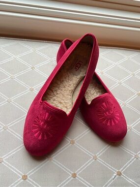 UGG Australia Red Suede Sunburst Slippers / Flats
Size: US Women's 7